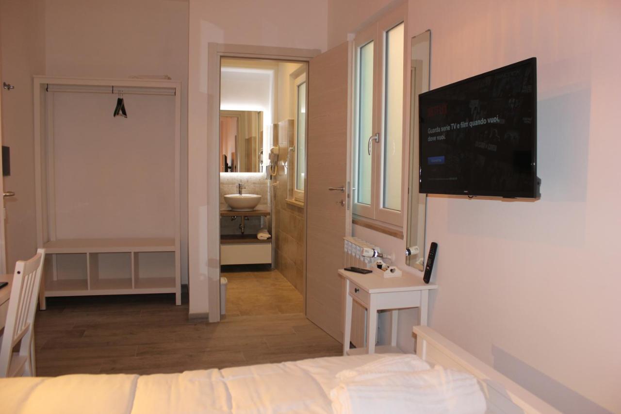 Roman Sunrise Rooms Exteriör bild