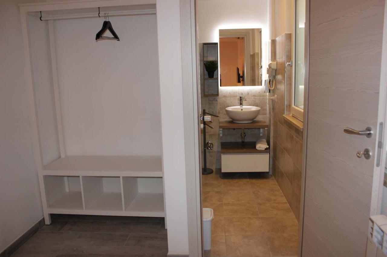 Roman Sunrise Rooms Exteriör bild